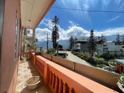带阳台家庭房 — Sapa Sunlit Homestay & Travel